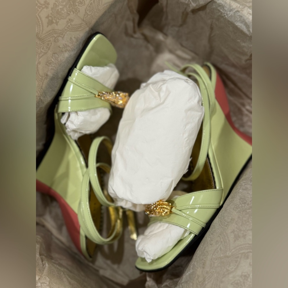 Gucci Leather heels pistachio green. - Picture 14 of 15